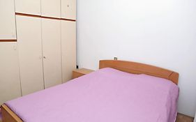 Room St Antun